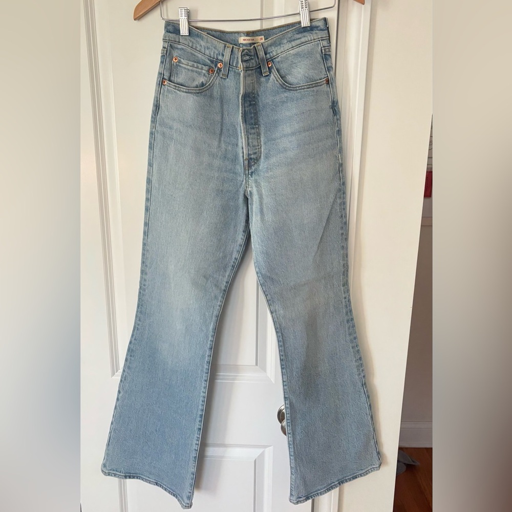 Ribcage Flare Levi jeans: w28 L32
